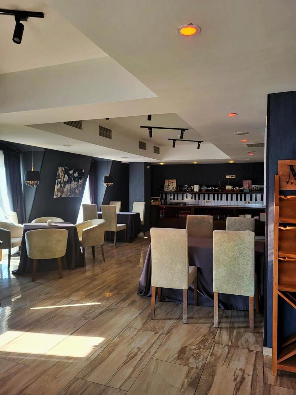A5 Hotel Tiflis Exterior foto