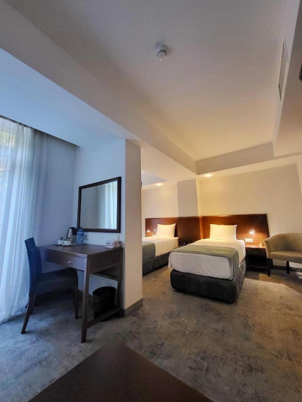 A5 Hotel Tiflis Exterior foto